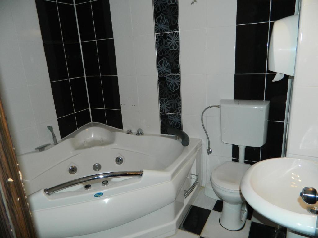 Garni Hotel Rile Men Ni Rum bild
