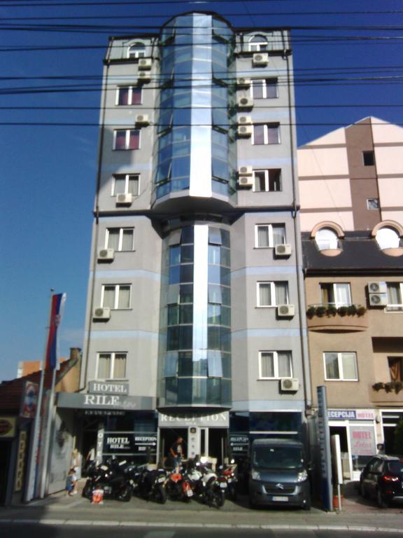 Garni Hotel Rile Men Ni Exteriör bild