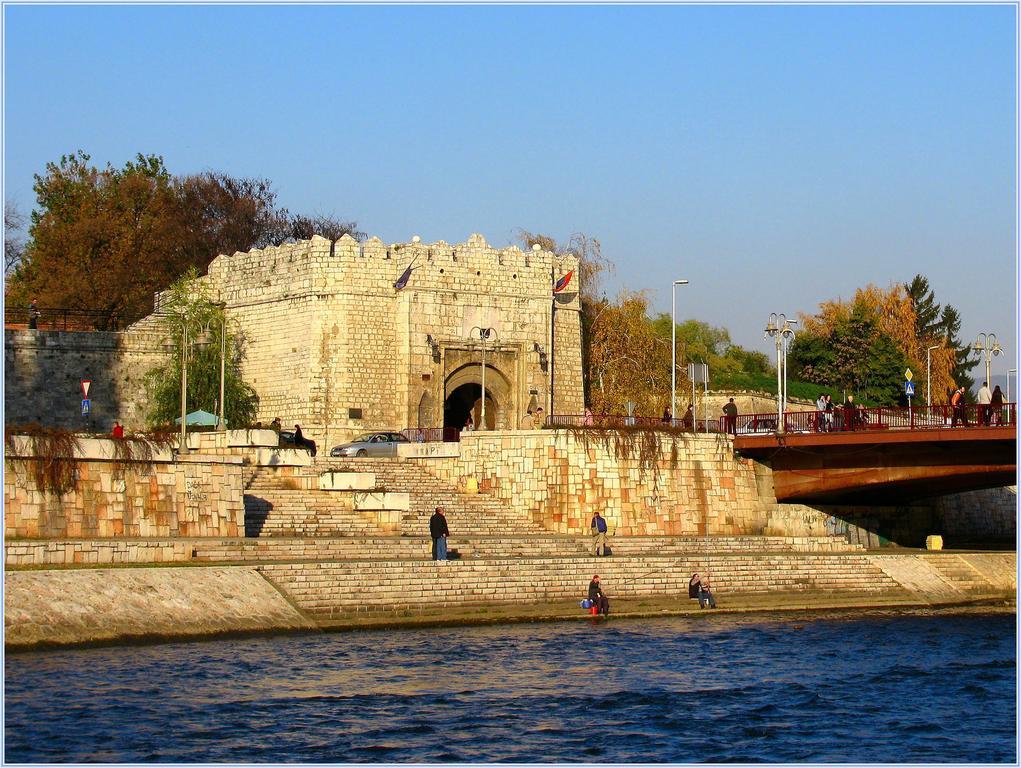 Garni Hotel Rile Men Ni Exteriör bild