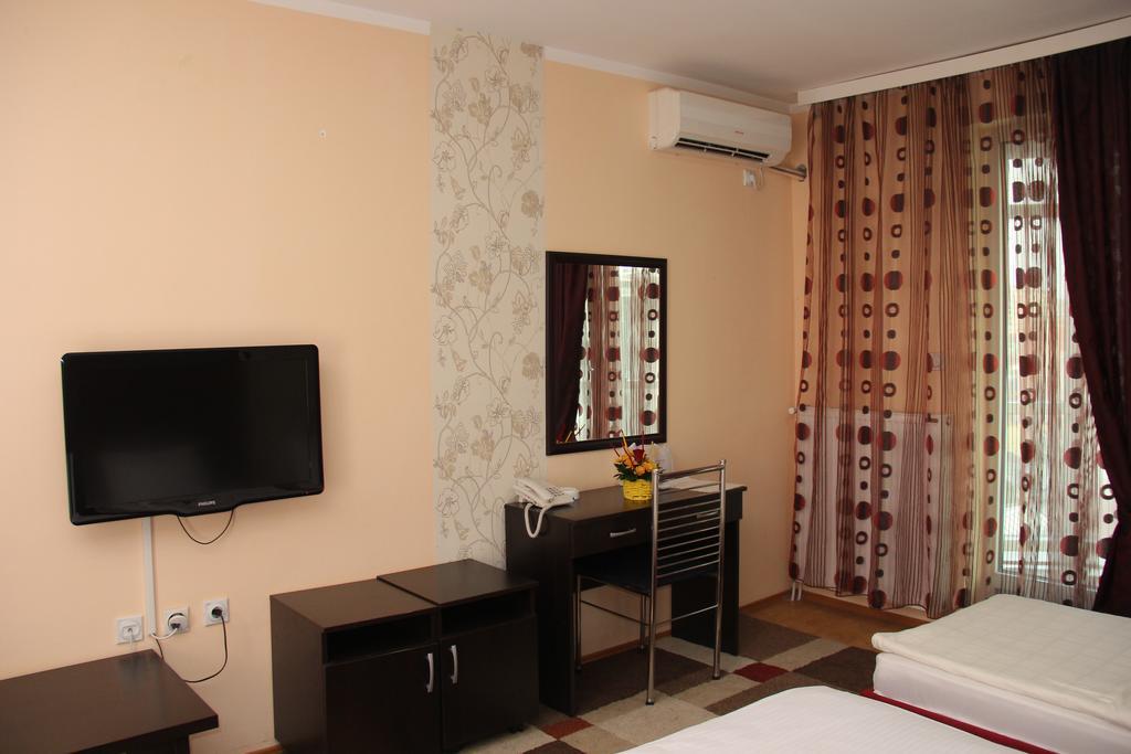 Garni Hotel Rile Men Ni Exteriör bild