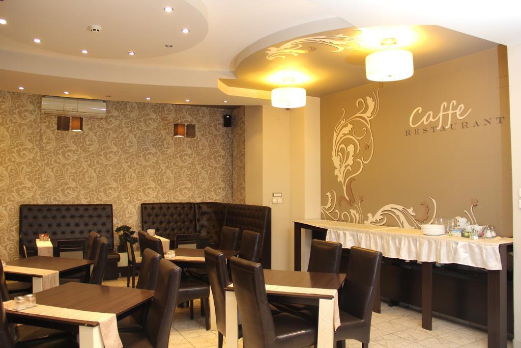 Garni Hotel Rile Men Ni Exteriör bild