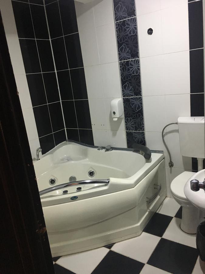 Garni Hotel Rile Men Ni Exteriör bild