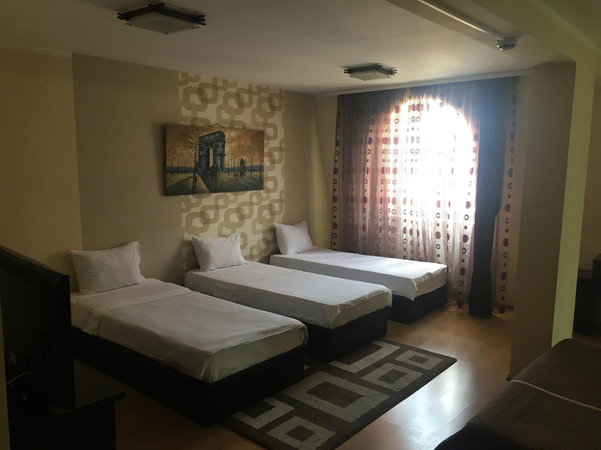 Garni Hotel Rile Men Ni Exteriör bild